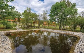 Property grounds - Gorgeous home in Perusic with WiFi (Perusic)