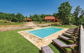 Pool - Gorgeous home in Perusic with WiFi (Perusic)