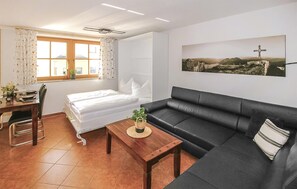 1 Schlafzimmer, Reisekinderbett, kostenloses WLAN, Bettwäsche