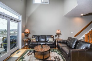 House, Multiple Beds, Kitchen, Mountain View | Living room | 42-inch TV with cable channels - The Den (McHenry)
