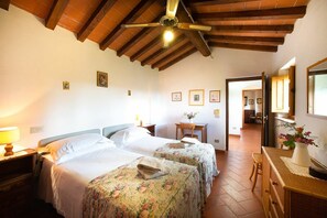 2 Schlafzimmer, Bügeleisen/Bügelbrett, Reisekinderbett, kostenloses WLAN