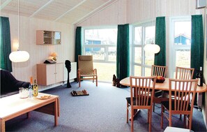 Fernseher, Kamin, DVD-Player