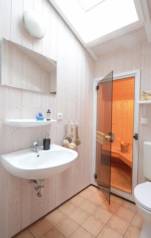 Shower - Beautiful home in Schönhagen with sauna (Schönhagen)