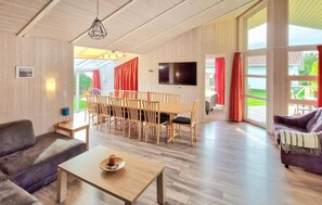 Fernseher, Kamin, DVD-Player