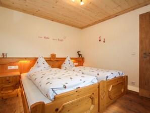 2 makuuhuonetta, vuodevaatteet