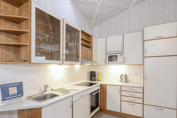 Frigorifero, piano cottura, lavastoviglie, macchina per tè/caffè