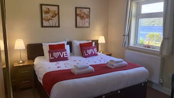 3 bedrooms, soundproofing, bed sheets