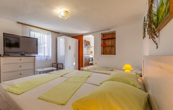 2 bedrooms, free WiFi, bed sheets