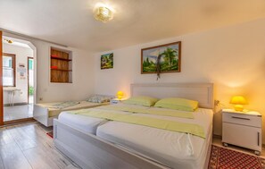 2 bedrooms, free WiFi, bed sheets