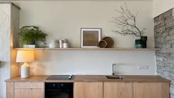 Dishwasher, cookware/dishes/utensils