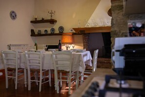 Dining - Villa in Cortona with 4 bedrooms sleeps 8 (Cortona)
