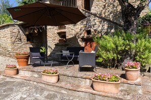 Outdoor dining - Villa in Cortona with 4 bedrooms sleeps 8 (Cortona)
