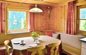 Dining - Ferienwohnung in Tiroler Stil (Kappl)