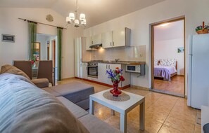 Interior - 2 bedroom lovely home in Medulin (Medulin)