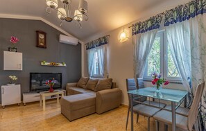 TV - 2 bedroom lovely home in Medulin (Medulin)