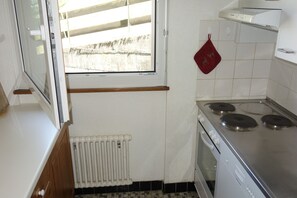 Réfrigérateur, four, plaque de cuisson, lave-vaisselle