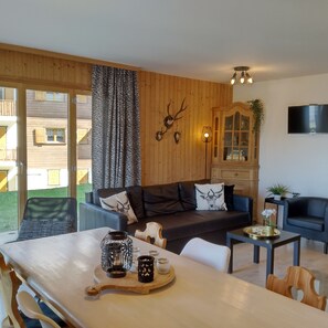 Fernseher, Kamin