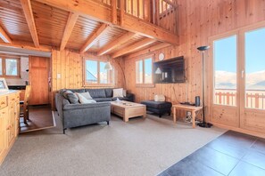 Fernseher, Kamin