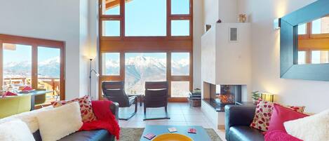 Televisie en een open haard