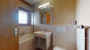 Baignoire, serviettes fournies