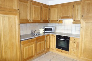 Réfrigérateur, micro-ondes, four, lave-vaisselle