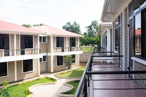 Property grounds - Kilimanjaro Eco Hostel (Moshi)