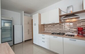 Kühlschrank, Herdplatte, Geschirrspüler