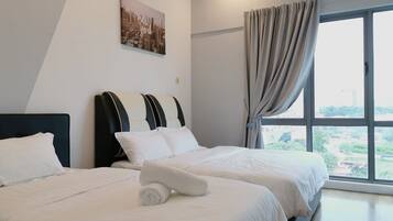 2 bedrooms, iron/ironing board, internet