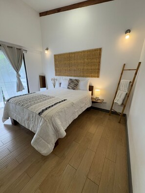 3 bedrooms, free WiFi, bed sheets - Casa Jabalí. Beach, sunset, surf, food. Come and enjoy the Pura Vida vibe. (Santa Teresa)