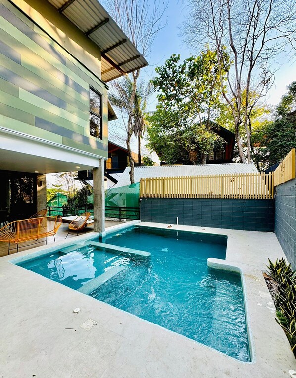 Pool - Casa Jabalí. Beach, sunset, surf, food. Come and enjoy the Pura Vida vibe. (Santa Teresa)