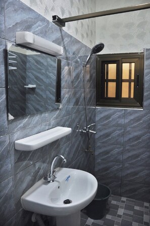 Bathroom - Villa in Agoè Lomé-TOGO (lomé)