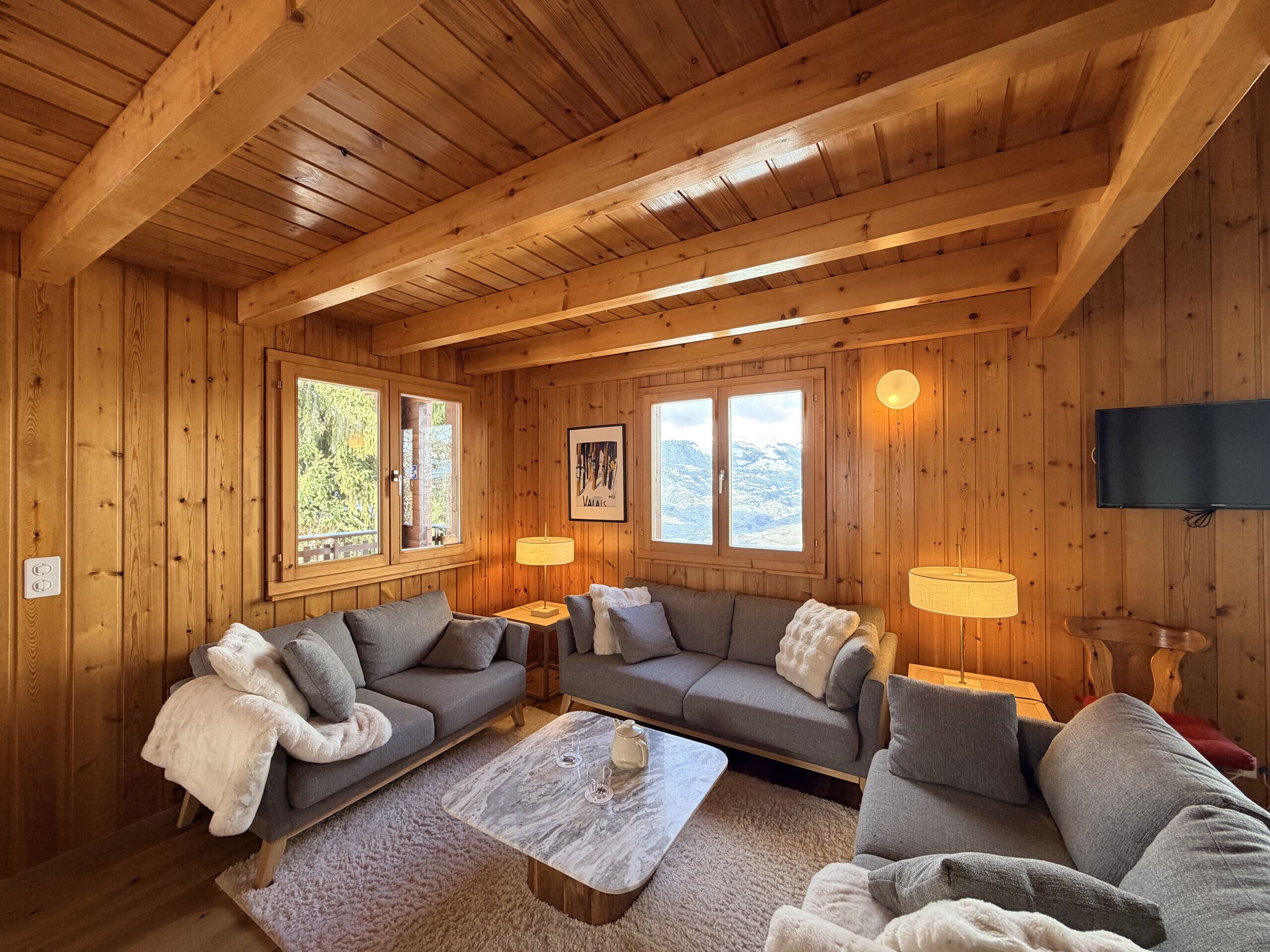 Télévision, cheminée