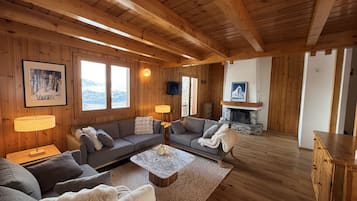 Télévision, cheminée