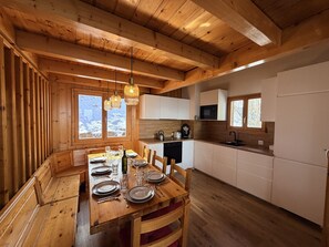 Fridge, oven, dishwasher, coffee/tea maker - Fontannets 001 COSY & MOUNTAIN chalet 10 pers (Salins)