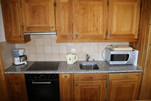 Frigorifero, microonde, forno, lavastoviglie