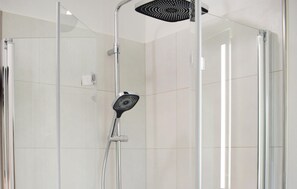 Shower - Frische Brise 3 - Dorf 2 (Travemünde-Priwall)