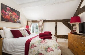 2 bedrooms, iron/ironing board, travel cot, Internet - Cobbler’s Cottage Pembridge, Nr Leominster , Herefordshire (Leominster)