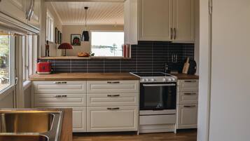 Réfrigérateur, plaque de cuisson, lave-vaisselle, cafetiÚre/bouilloire