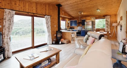 2 bedroom, 2 bathroom lodge with stunning views and wood burning stove