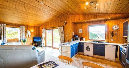Wunderschönes 5 Sterne, 2 Schlafzimmer, 2 Badezimmer Chalet mit herrlichem Blick und Holzofen