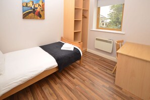 3 chambres, fer et planche Ă repasser, Wi-Fi, draps fournis