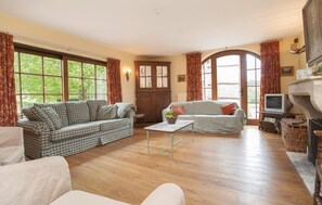 TV, fireplace, DVD player