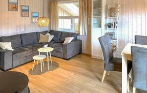 Fernseher, Kamin, DVD-Player, Stereoanlage