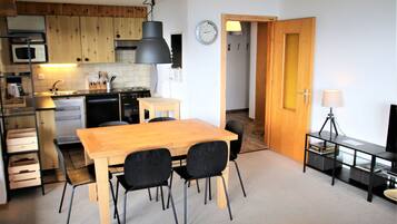 KĂŒhlschrank, Mikrowelle, Ofen, GeschirrspĂŒler