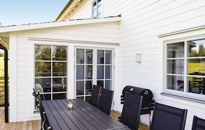 Outdoor dining - Amazing home in Lammhult with sauna (Lammhult)