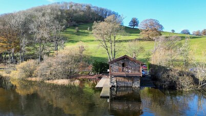 Luxury, romantic boathouse on the shores of Lake Ullswater, perfect for special occasions.