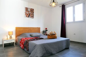 2 bedrooms, iron/ironing board, travel crib, free WiFi - House 80M² heated private pool (ventiseri)