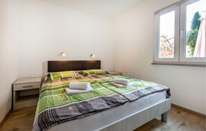 1 bedroom, free WiFi, bed sheets