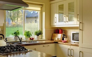 Lava-louças, talheres/pratos/utensílios de cozinha