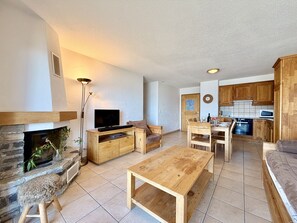 Fernseher, Kamin